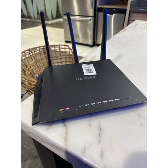 NETGEAR Nighthawk Smart Wi-Fi Router (R7000) - AC1900 Wireless Speed - Picture 9 of 13